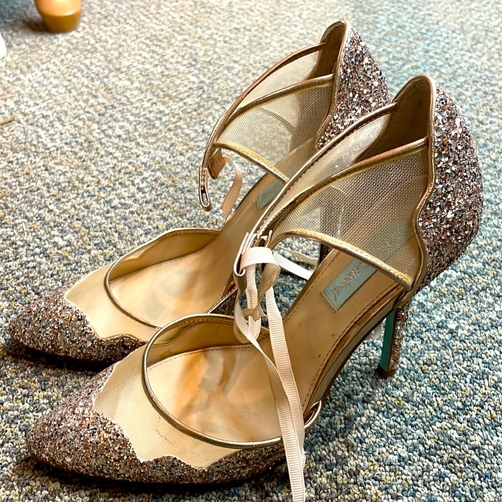 Sparkle Betsey Johnson Heel with Tie Size 8